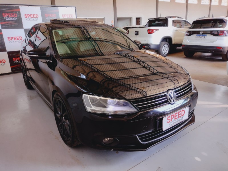 JETTA 2.0 TSI HIGHLINE 211CV GASOLINA 4P DSG - 2014 - SãO SEBASTIãO DO CAí