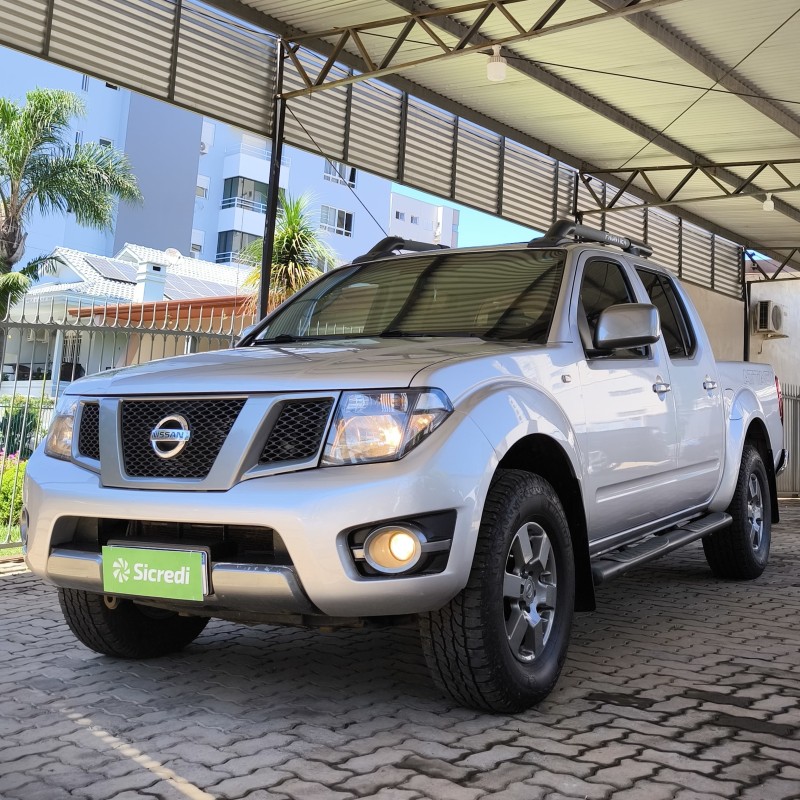 FRONTIER 2.5 SV ATTACK 4X2 CD TURBO ELETRONIC DIESEL 4P MANUAL - 2014 - TAPEJARA