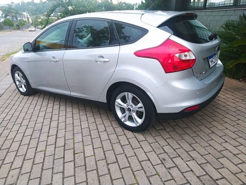 FOCUS 1.6 S HATCH 16V FLEX 4P AUTOMÁTICO - 2014 - FARROUPILHA