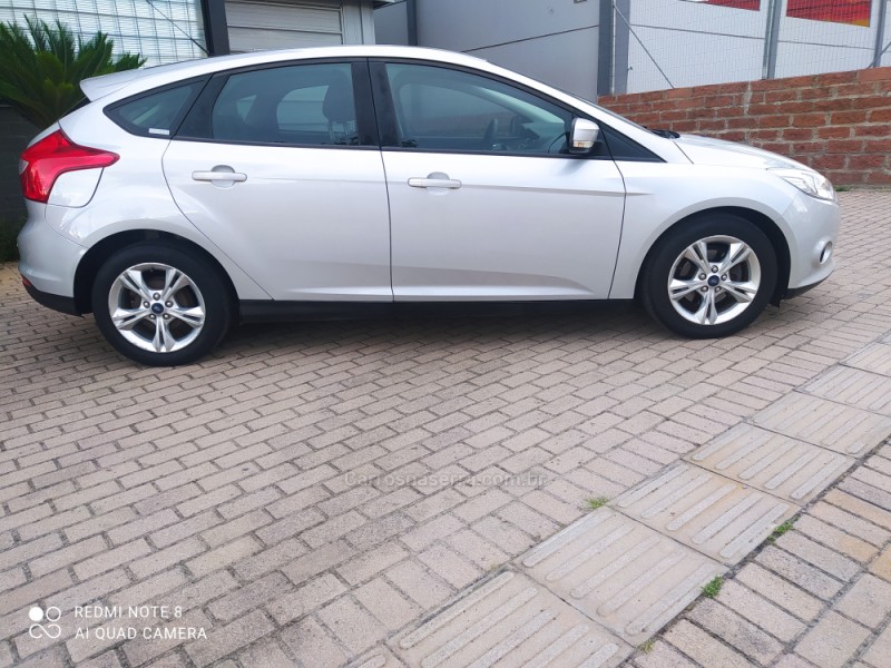 FOCUS 1.6 S HATCH 16V FLEX 4P AUTOMÁTICO - 2014 - FARROUPILHA