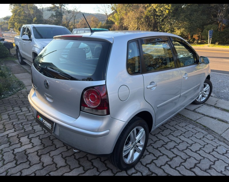 POLO 1.6 MI 8V TOTAL FLEX 4P MANUAL - 2011 - NOVA PETRóPOLIS