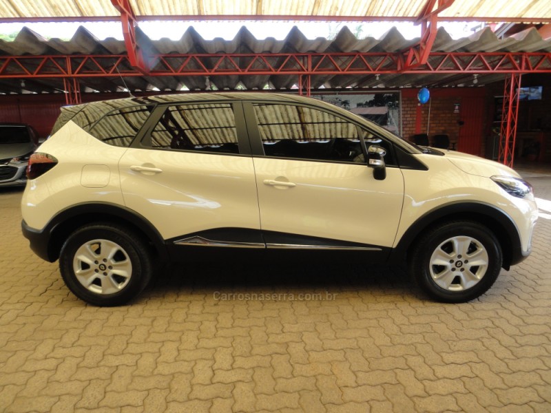 CAPTUR 1.6 LIFE 16V FLEX 4P AUTOMÁTICO - 2021 - SAPIRANGA