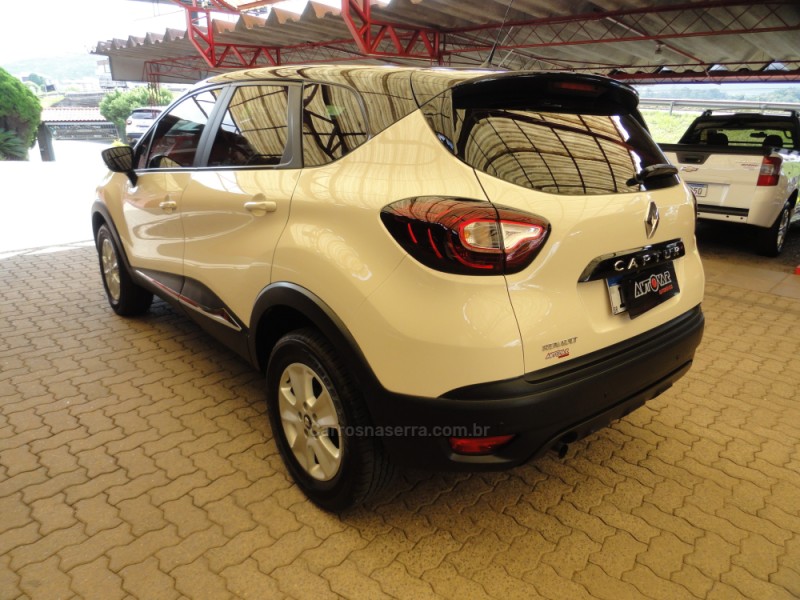 CAPTUR 1.6 LIFE 16V FLEX 4P AUTOMÁTICO - 2021 - SAPIRANGA