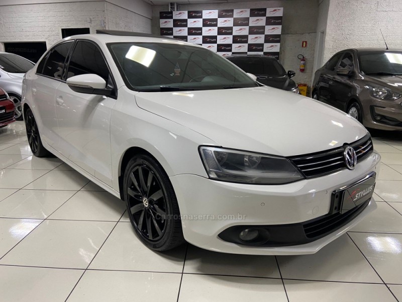 JETTA 2.0 COMFORTLINE FLEX 4P TIPTRONIC - 2013 - ESTâNCIA VELHA