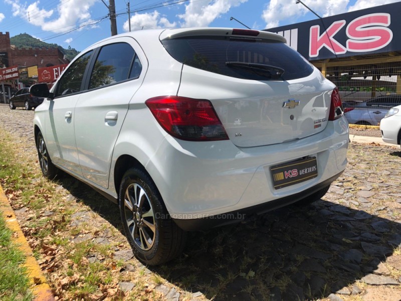 ONIX 1.4 MPFI LTZ 8V FLEX 4P MANUAL - 2016 - DOIS IRMãOS