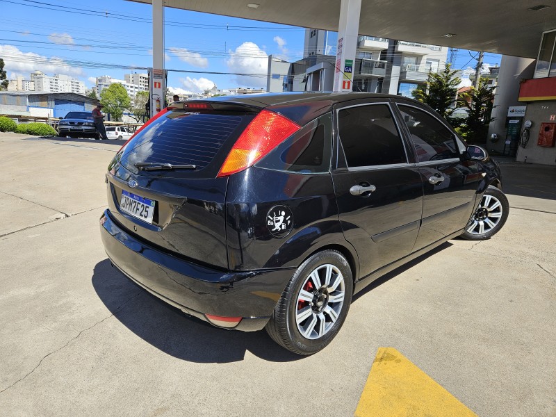 FOCUS 1.8 16V GASOLINA 4P MANUAL - 2003 - CAXIAS DO SUL
