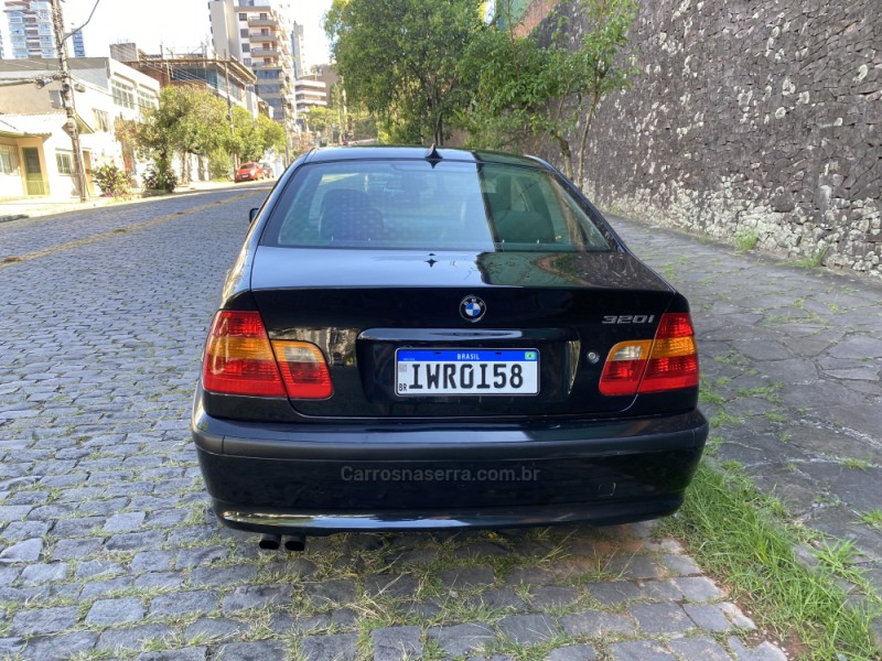 320I 3.2 24V GASOLINA 4P AUTOMÁTICO - 2004 - CAXIAS DO SUL