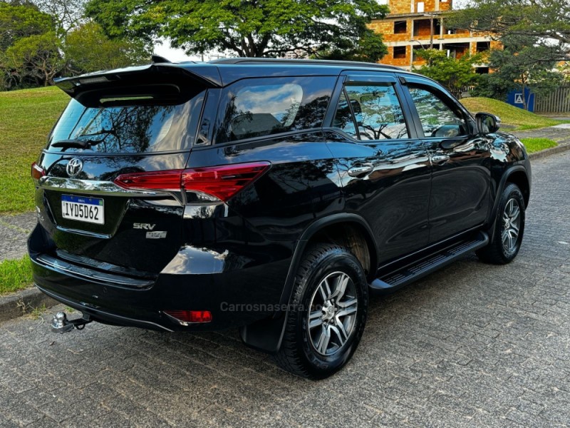 HILUX SW4 2.7 SRV 4X2 16V FLEX 7 LUGARES 4P AUTOMÁTICO - 2018 - BENTO GONçALVES