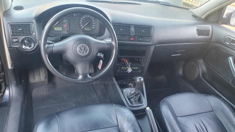 GOLF 1.6 MI BLACK & SILVER 8V GASOLINA 4P MANUAL - 2004 - CAXIAS DO SUL