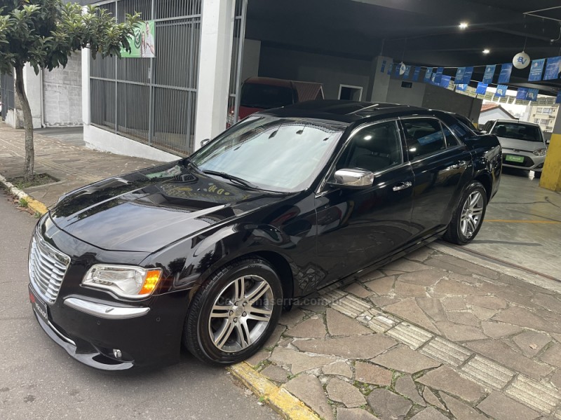 300 C 3.6 SEDAN V6 24V GASOLINA 4P AUTOMÁTICO - 2012 - BENTO GONçALVES