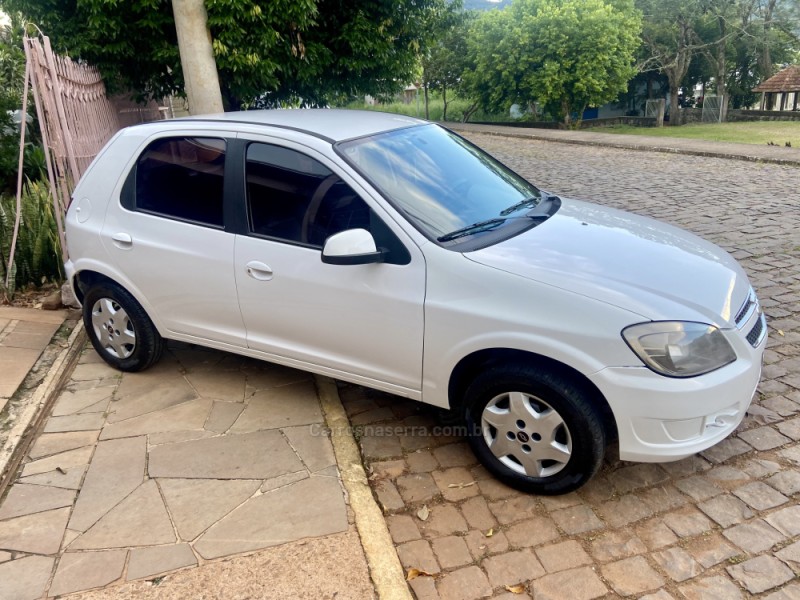 CELTA 1.0 MPFI LT 8V FLEX 4P MANUAL - 2015 - MUçUM