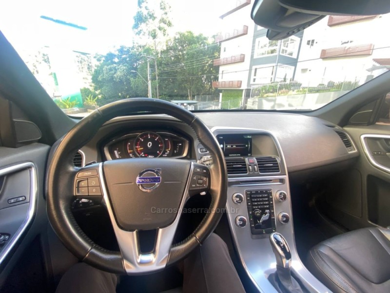 XC60 2.4 D5 MOMENTUM DIESEL AWD 4P AUTOMÁTICO - 2017 - NOVA PETRóPOLIS