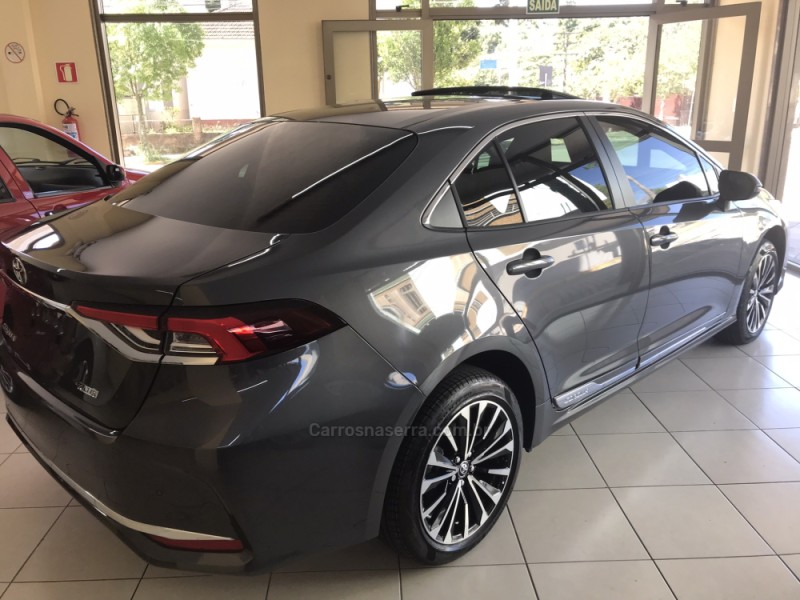 COROLLA 2.0 ALTIS PREMIUM 16V FLEX 4P AUTOMÁTICO - 2024 - FARROUPILHA