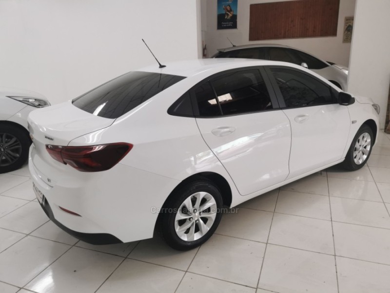 ONIX 1.0	LT PLUS 8V TURBO FLEX 4P AUTOMÁTICO - 2022 - SãO SEBASTIãO DO CAí