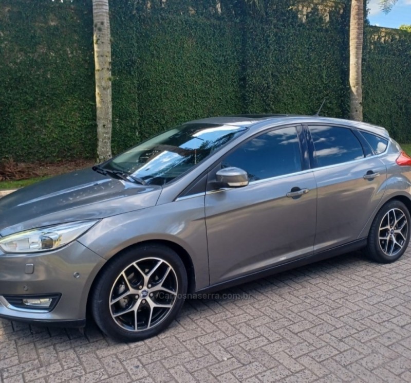 FOCUS 2.0 TITANIUM PLUS HATCH 16V FLEX 4P AUTO - 2016 - FARROUPILHA