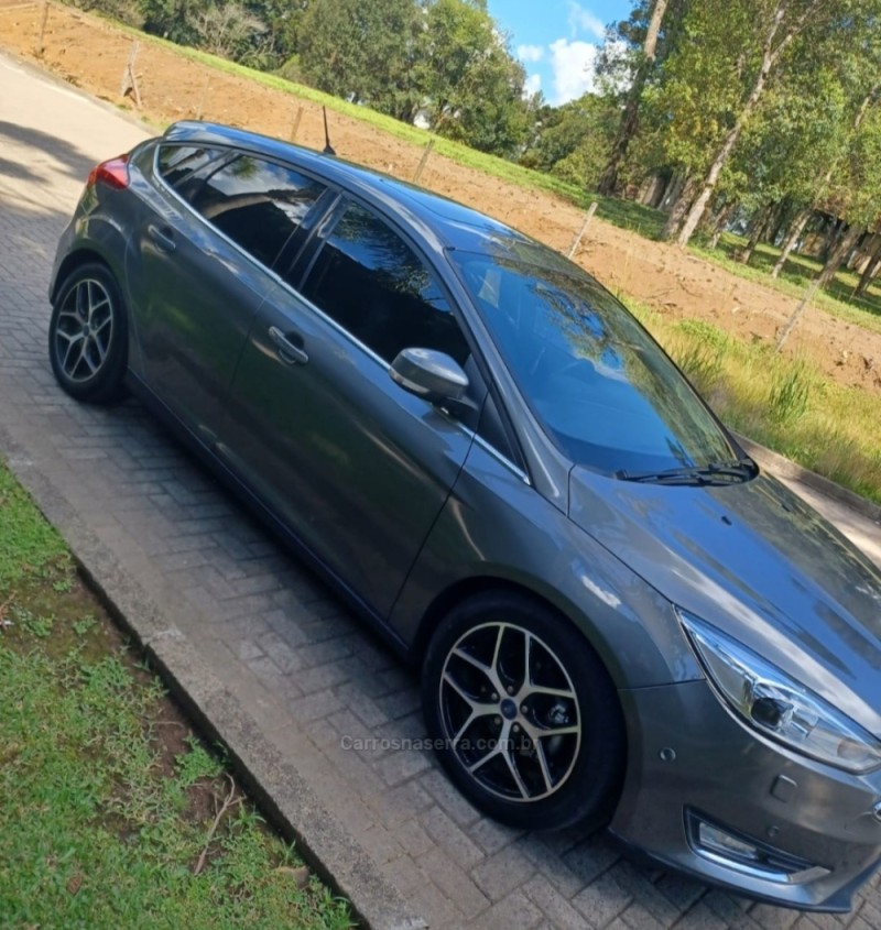 FOCUS 2.0 TITANIUM PLUS HATCH 16V FLEX 4P AUTO - 2016 - FARROUPILHA