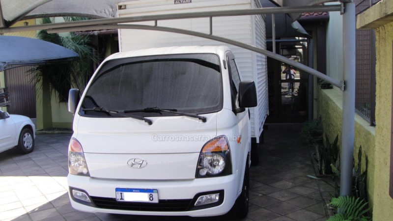 HR 2.5 LONGO BAÚ 4X2 16V 130CV TURBO INTERCOOLER DIESEL 2P MANUAL - 2014 - FARROUPILHA