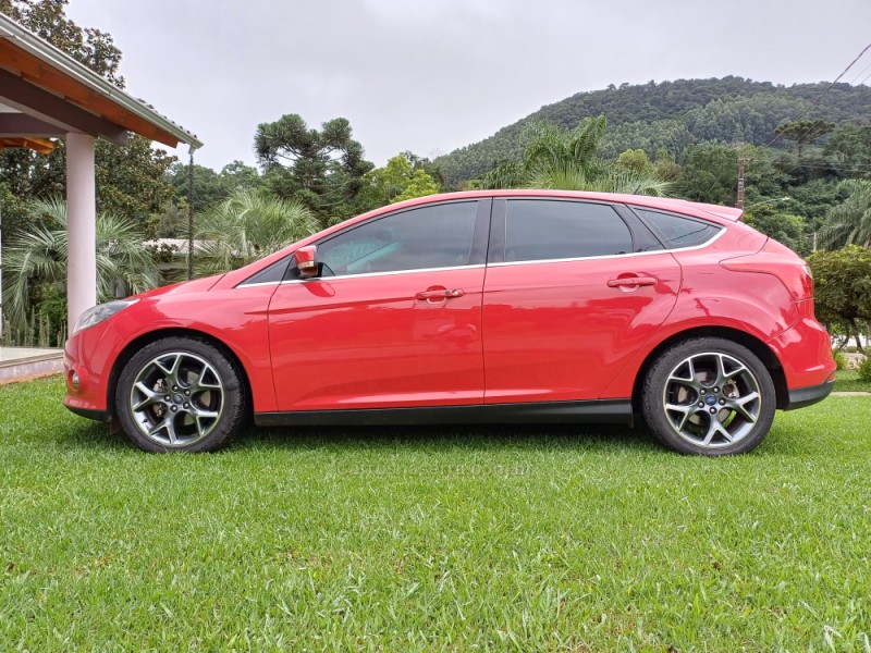 FOCUS 2.0 TITANIUM HATCH 16V FLEX 4P AUTOMÁTICO - 2014 - PARAí