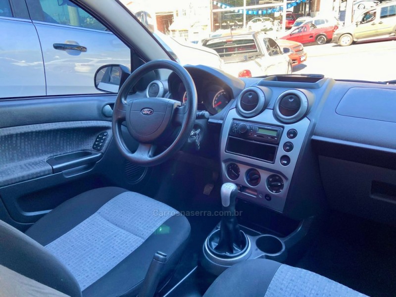 FIESTA 1.6 ROCAM SE SEDAN 8V FLEX 4P MANUAL - 2013 - ESTâNCIA VELHA