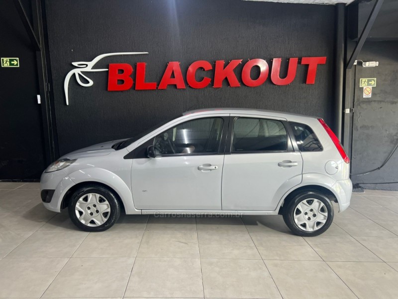 FIESTA 1.0 ROCAM SE PLUS HATCH 8V FLEX 4P MANUAL - 2014 - CAMPO BOM