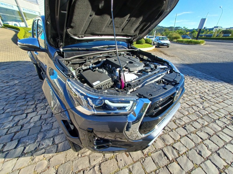 HILUX 2.8 SRX PLUS 4X4 CD TURBO DIESEL 4P AUTOMÁTICO - 2025 - FLORES DA CUNHA