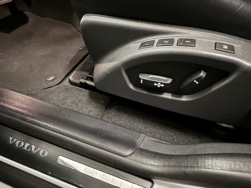 XC60 2.0 D5 MOMENTUM AWD DIESEL 4P AUTOMÁTICO - 2017 - BENTO GONçALVES