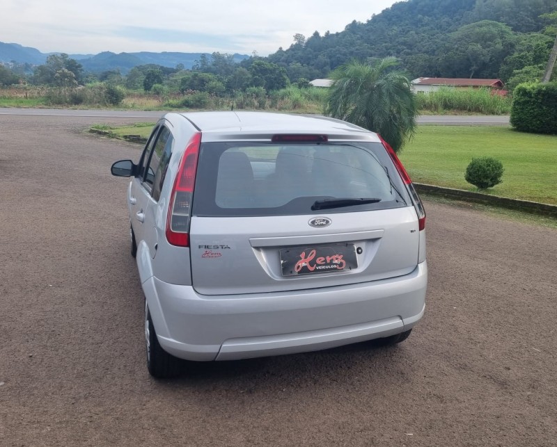 FIESTA 1.6 MPI HATCH 8V FLEX 4P MANUAL - 2013 - BOM PRINCíPIO