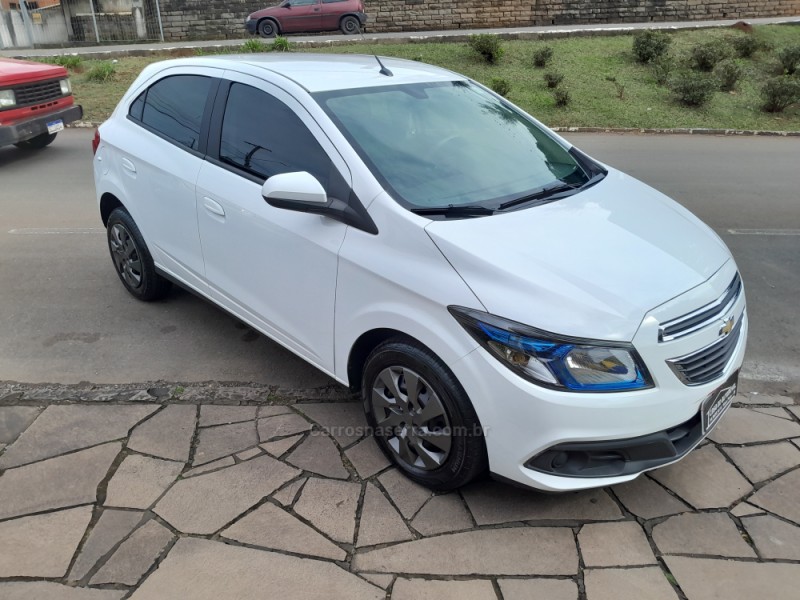 ONIX 1.4 MPFI LT 8V FLEX 4P MANUAL - 2015 - NOVA PRATA