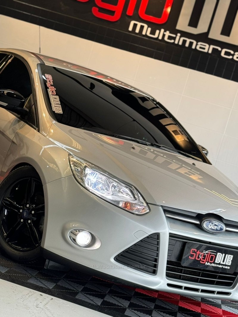 FOCUS 2.0 SE HATCH 16V FLEX 4P AUTO - 2014 - ESTâNCIA VELHA