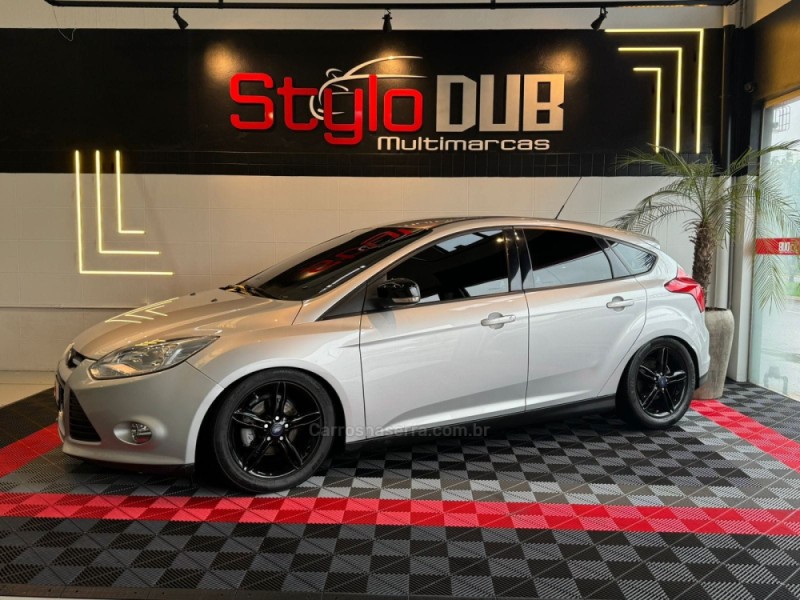 FOCUS 2.0 SE HATCH 16V FLEX 4P AUTO - 2014 - ESTâNCIA VELHA