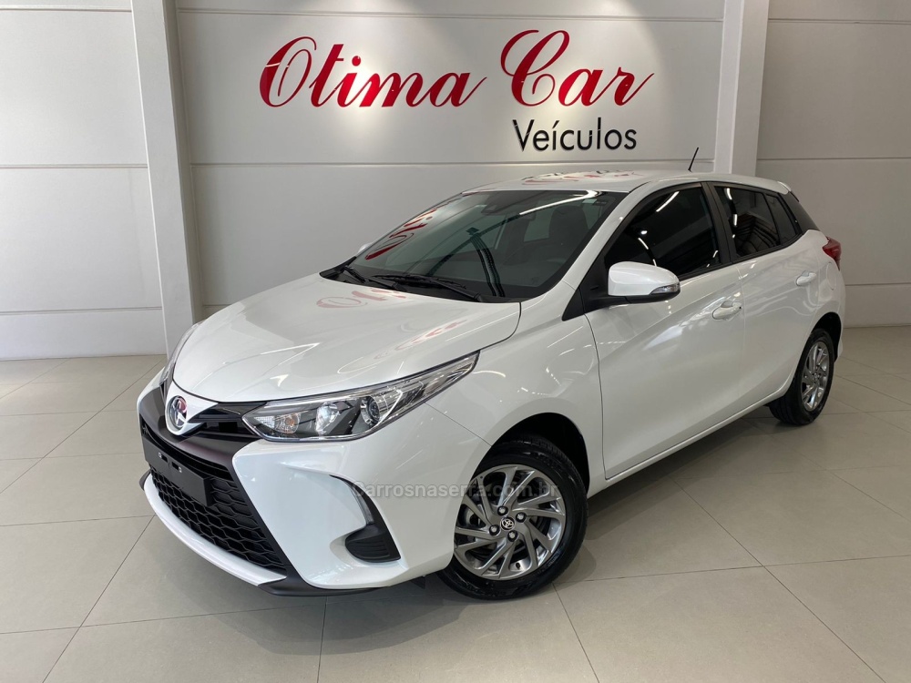 TOYOTA - YARIS - 2024/2025 - Branca - R$ 112.900,00 - Ótima Car