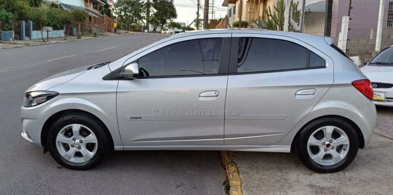 ONIX 1.4 MPFI LT 8V FLEX 4P MANUAL - 2019 - FARROUPILHA