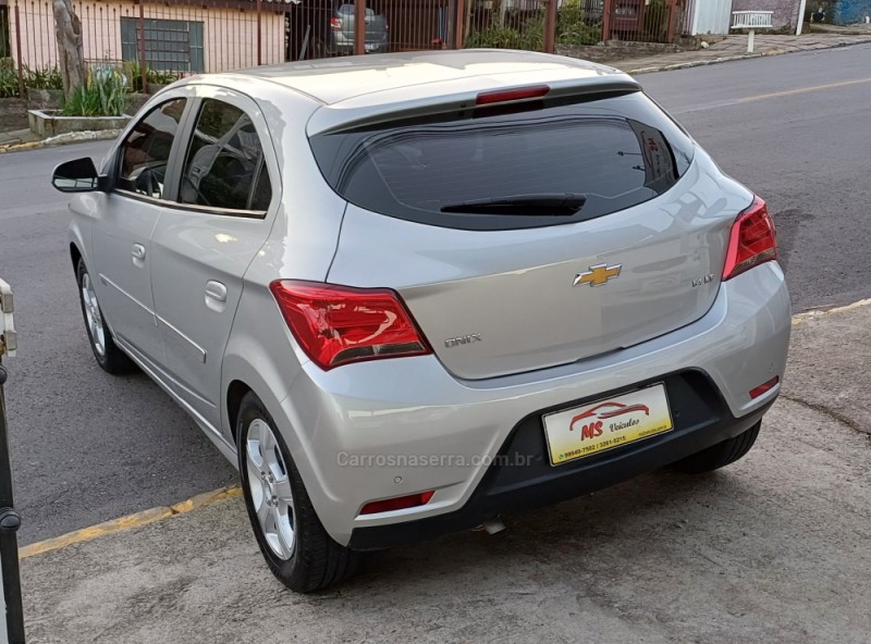 ONIX 1.4 MPFI LT 8V FLEX 4P MANUAL - 2019 - FARROUPILHA