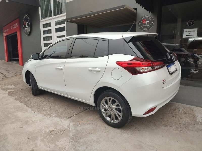 YARIS 1.5 XS 16V FLEX 4P AUTOMÁTICO - 2023 - CAXIAS DO SUL