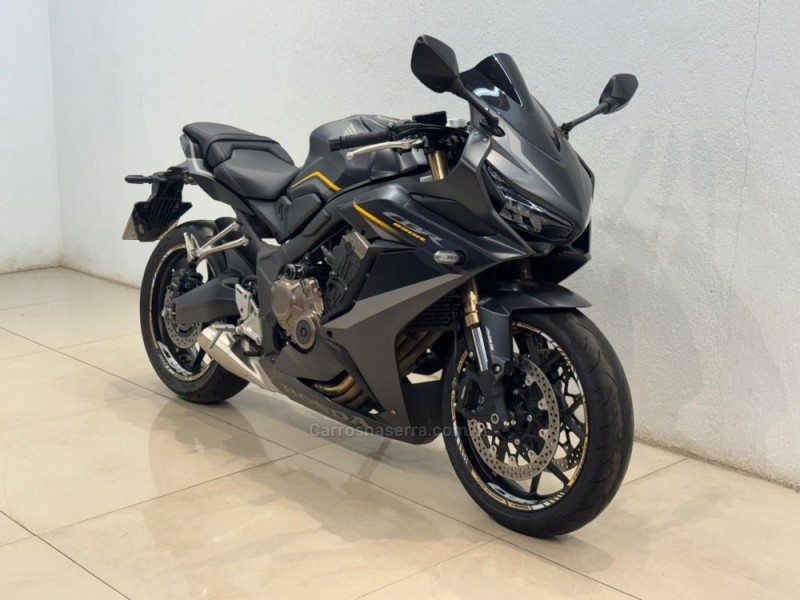 CBR 650R  - 2022 - CASCA