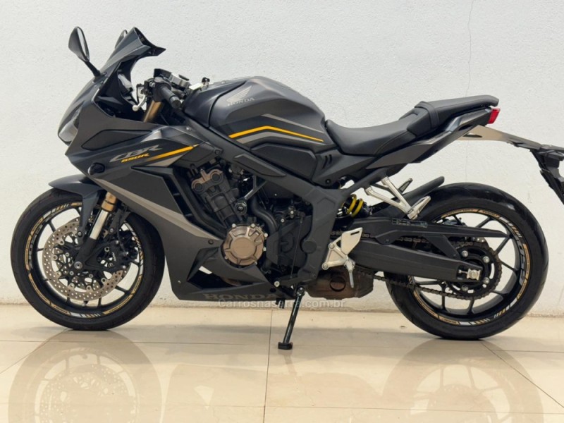 CBR 650R  - 2022 - CASCA