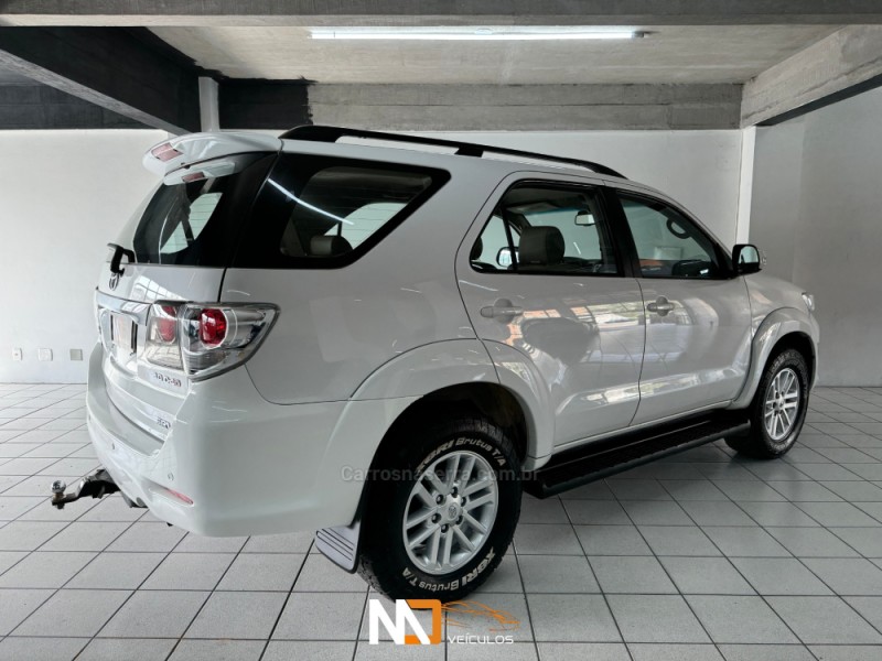 HILUX SW4 3.0 SRV 4X4 7 LUGARES 16V TURBO INTERCOOLER DIESEL 4P AUTOMÁTICO - 2012 - CAXIAS DO SUL