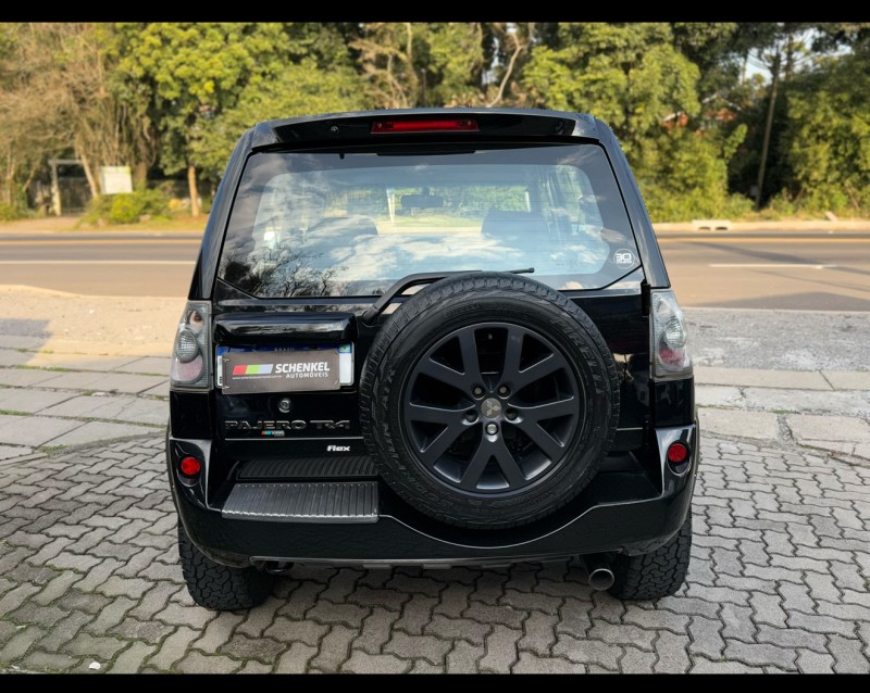 PAJERO TR4 2.0 4X2 16V 140CV FLEX 4P MANUAL - 2014 - NOVA PETRóPOLIS