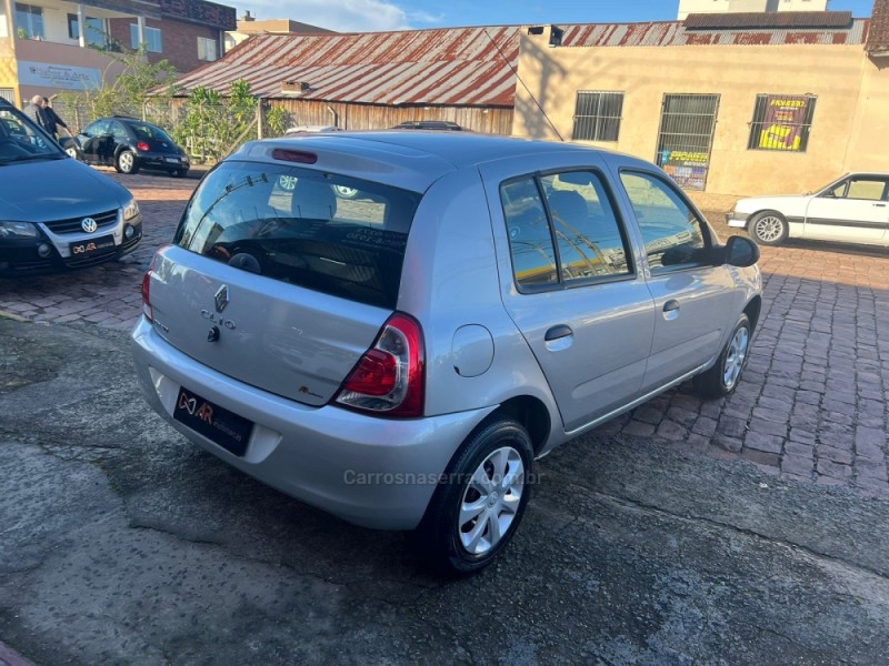 CLIO 1.0 AUTHENTIQUE 16V FLEX 4P MANUAL - 2015 - VENâNCIO AIRES