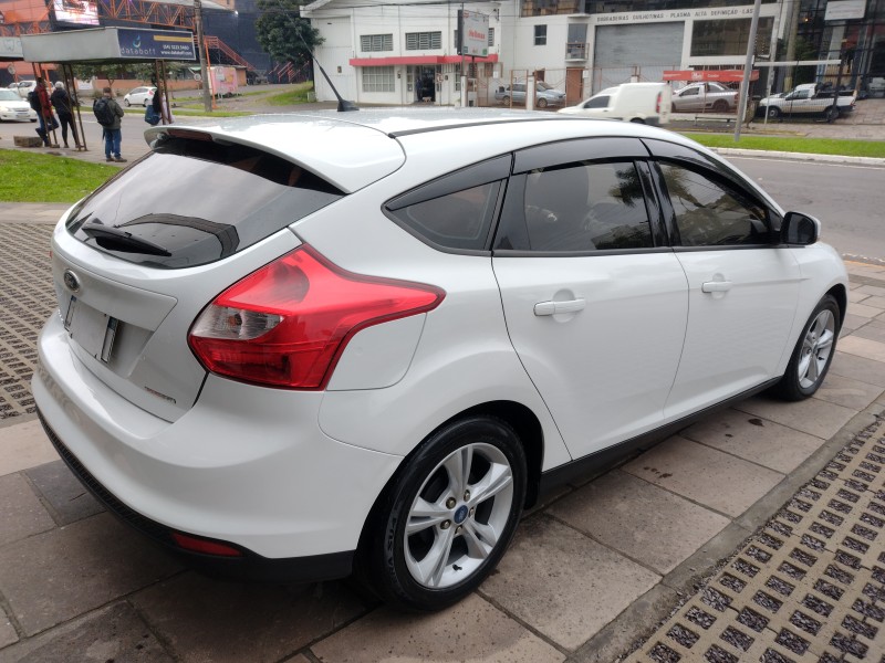 FOCUS 1.6 SE 16V FLEX 4P AUTOMÁTICO - 2015 - CAXIAS DO SUL