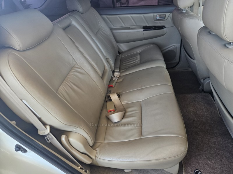 HILUX SW4 3.0 SRV 4X4 7 LUGARES 16V TURBO INTERCOOLER DIESEL 4P AUTOMÁTICO - 2013 - CAXIAS DO SUL