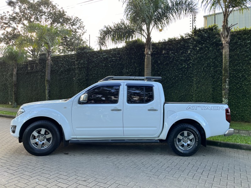 FRONTIER 2.5 SV ATTACK 4X2 CD TURBO ELETRONIC DIESEL 4P MANUAL - 2014 - CAXIAS DO SUL