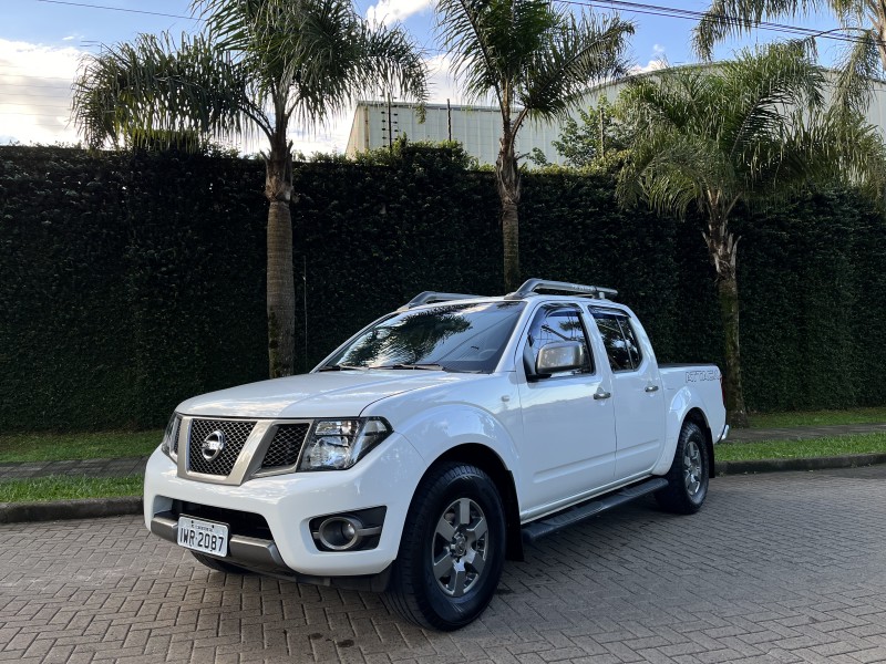 FRONTIER 2.5 SV ATTACK 4X2 CD TURBO ELETRONIC DIESEL 4P MANUAL