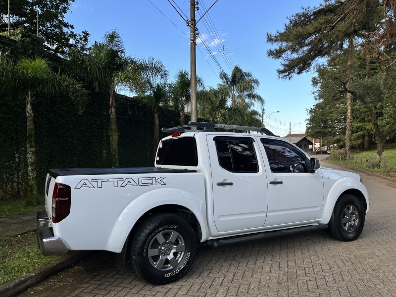 FRONTIER 2.5 SV ATTACK 4X2 CD TURBO ELETRONIC DIESEL 4P MANUAL - 2014 - CAXIAS DO SUL