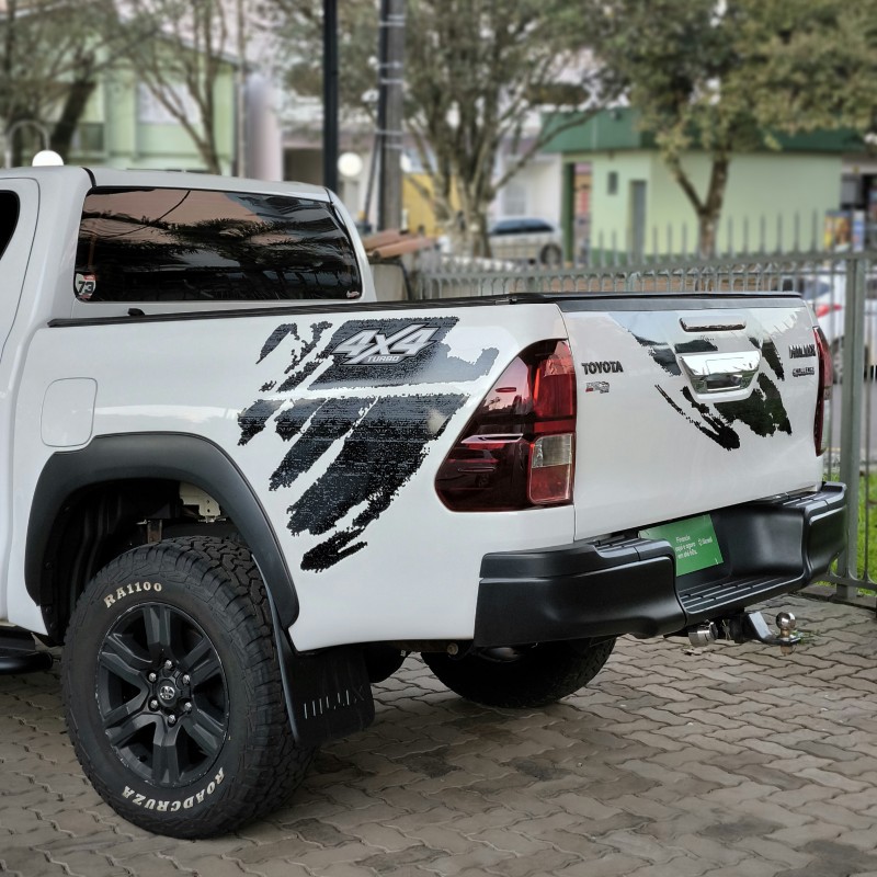 HILUX 2.8 SR CHALLENGE 4X4 CD 16V TURBO DIESEL 4P AUTOMÁTICO - 2018 - TAPEJARA