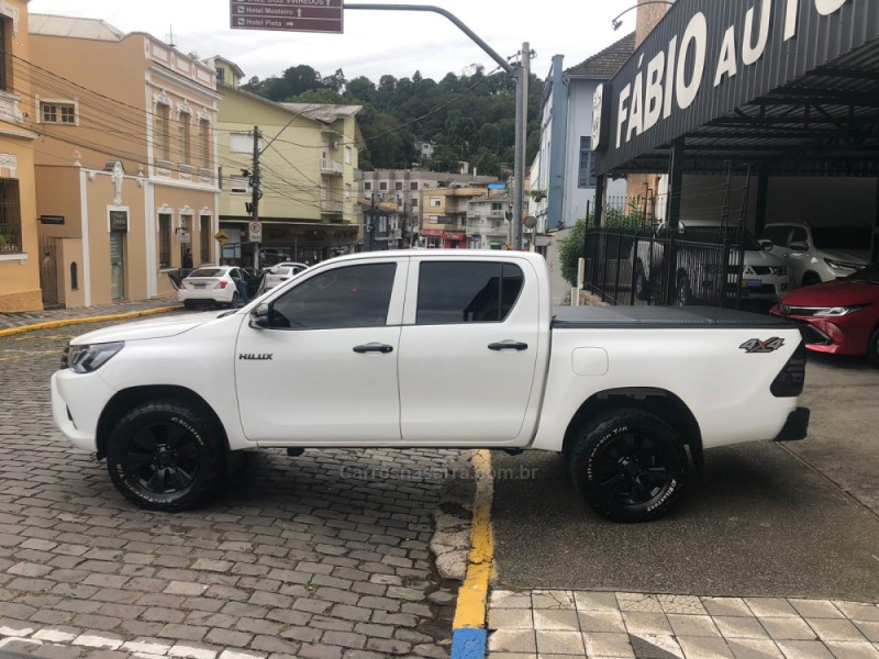 HILUX 2.8 4X4 CD 8V DIESEL 4P MANUAL