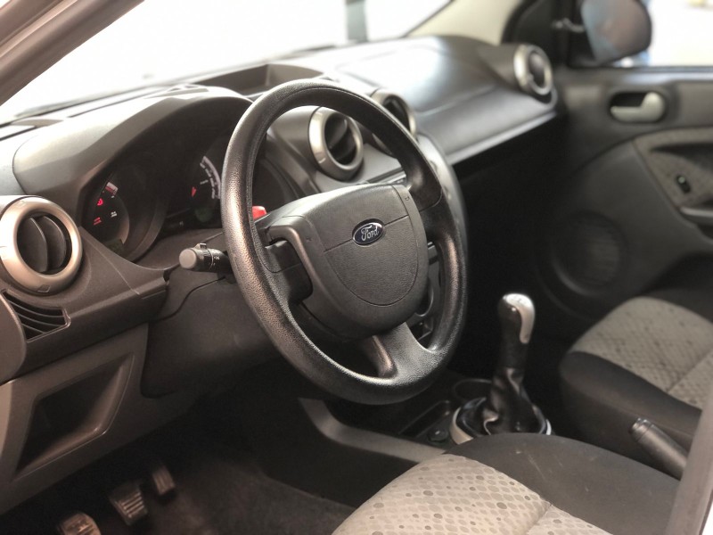 FIESTA 1.6 MPI 8V GASOLINA 4P MANUAL - 2014 - SãO LEOPOLDO