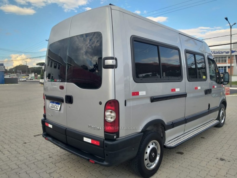 MASTER 2.5 DCI MINIBUS L2H2 16 LUGARES 16V DIESEL 3P MANUAL - 2010 - CAXIAS DO SUL