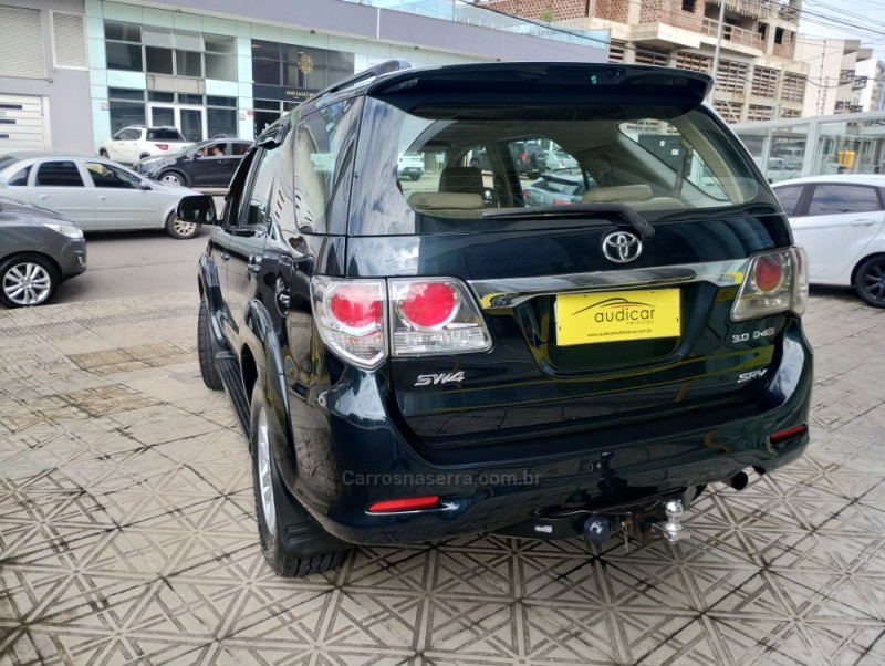 HILUX SW4 3.0 SRV 4X4 7 LUGARES 16V TURBO INTERCOOLER DIESEL 4P AUTOMÁTICO - 2013 - CAXIAS DO SUL