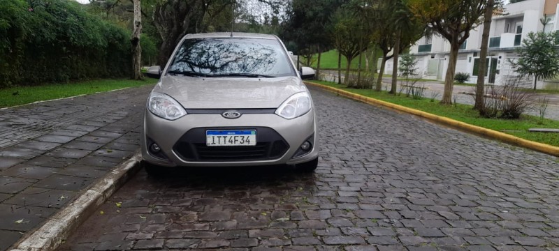 FIESTA 1.6 MPI CLASS 8V GASOLINA 4P MANUAL - 2013 - FARROUPILHA